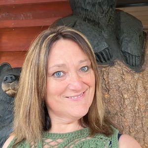 Meet your Posher, Connie